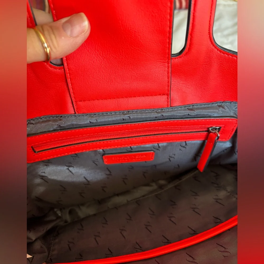 Simply Vera Wang Stylish Red and Tan Women's Bag - Picture 9 of 16